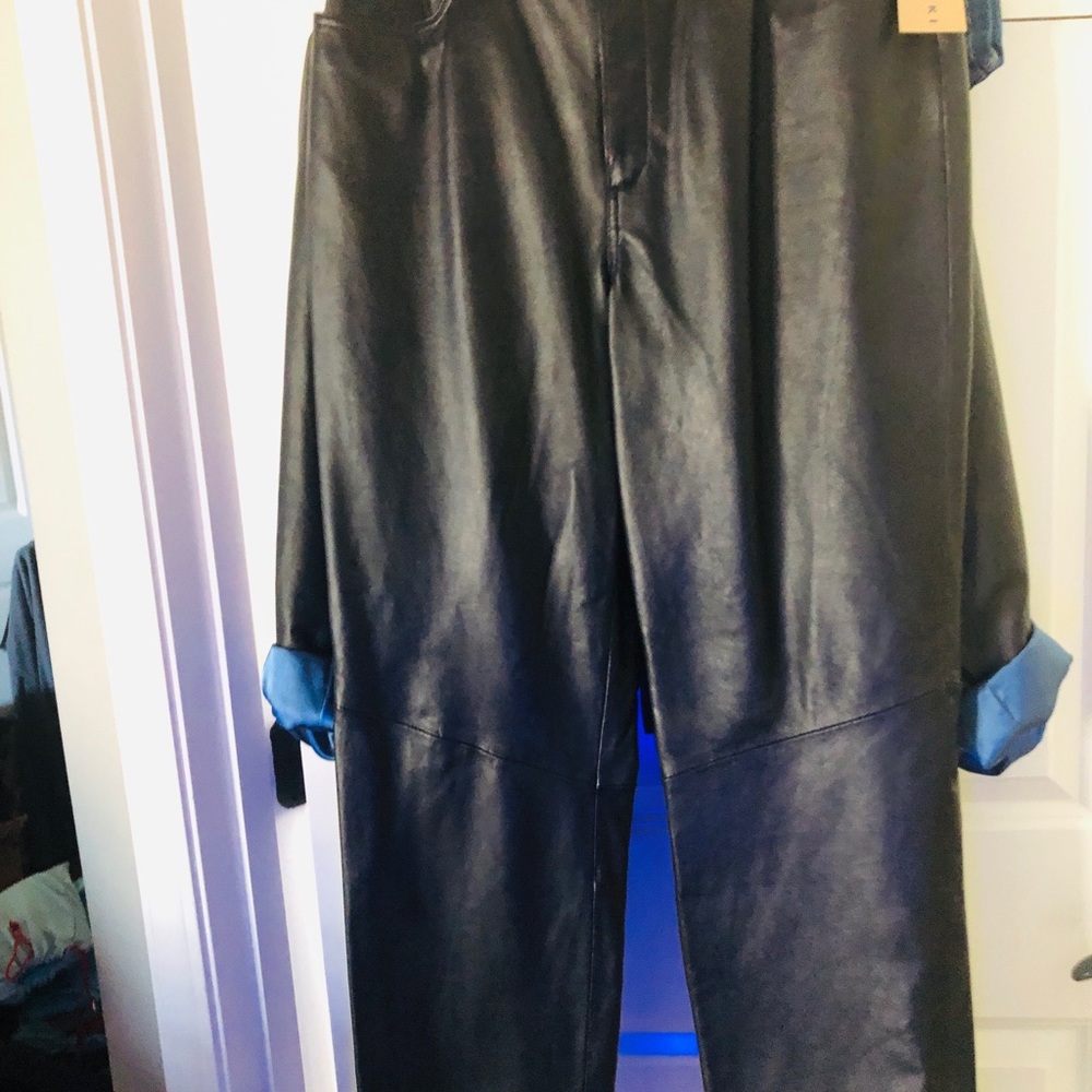 Leather Outfit - Picture 3 of 3